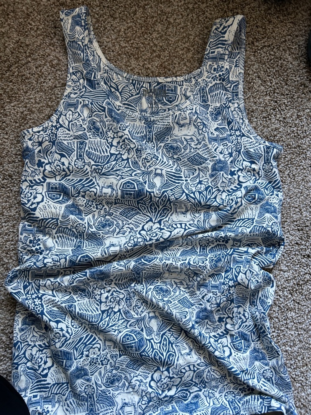 Duluth Trading Co Blue and White Printed Scoop Tank